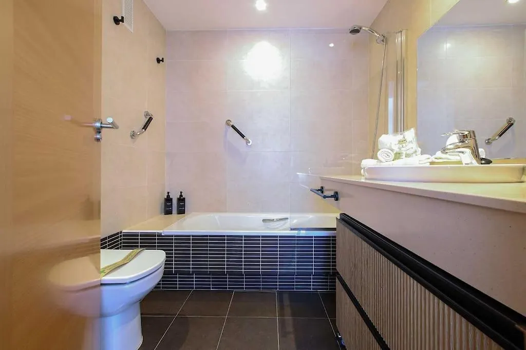 Apartamento De 1 Dormitorio Centro De Estepona 0*,